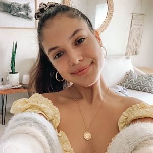 Meet your Posher, Valeria